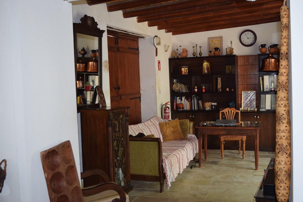 Lasa Heights Hotel Buitenkant foto