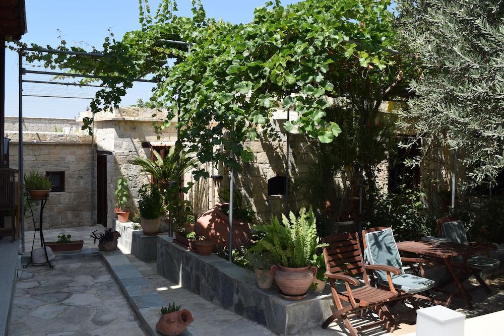 Lasa Heights Hotel Buitenkant foto
