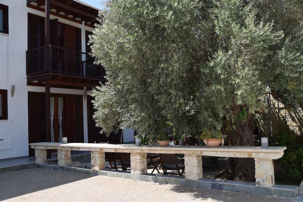 Lasa Heights Hotel Buitenkant foto