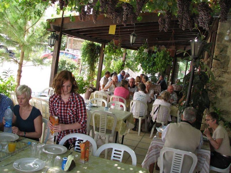 Lasa Heights Hotel Buitenkant foto
